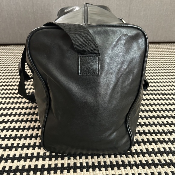 Calvin Klein duffle bag - Picture 5 of 7